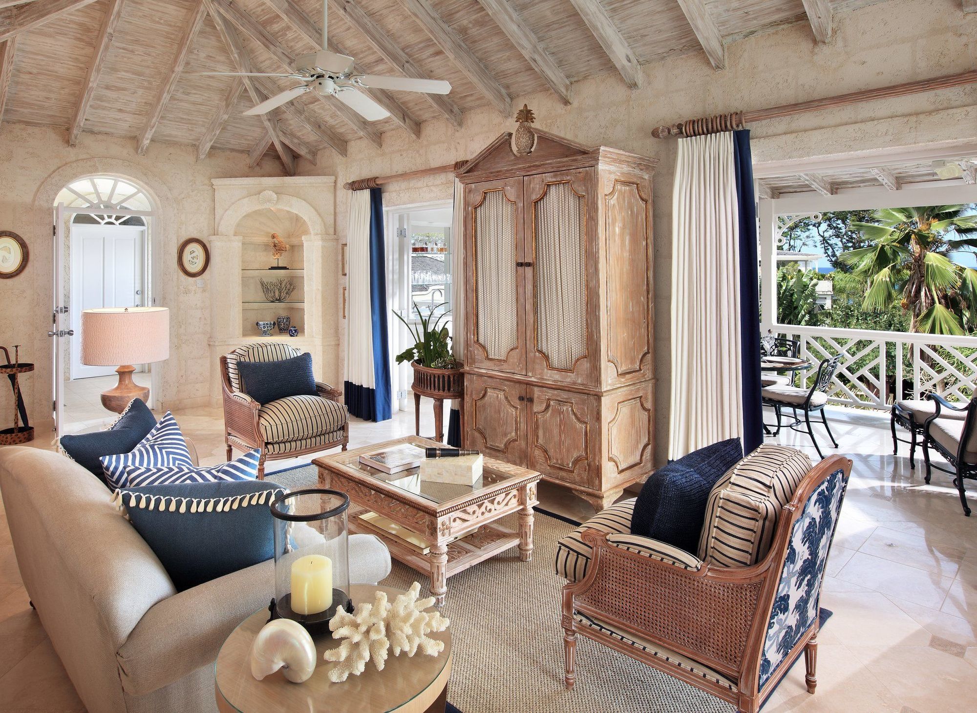 Resort Coral Reef Club