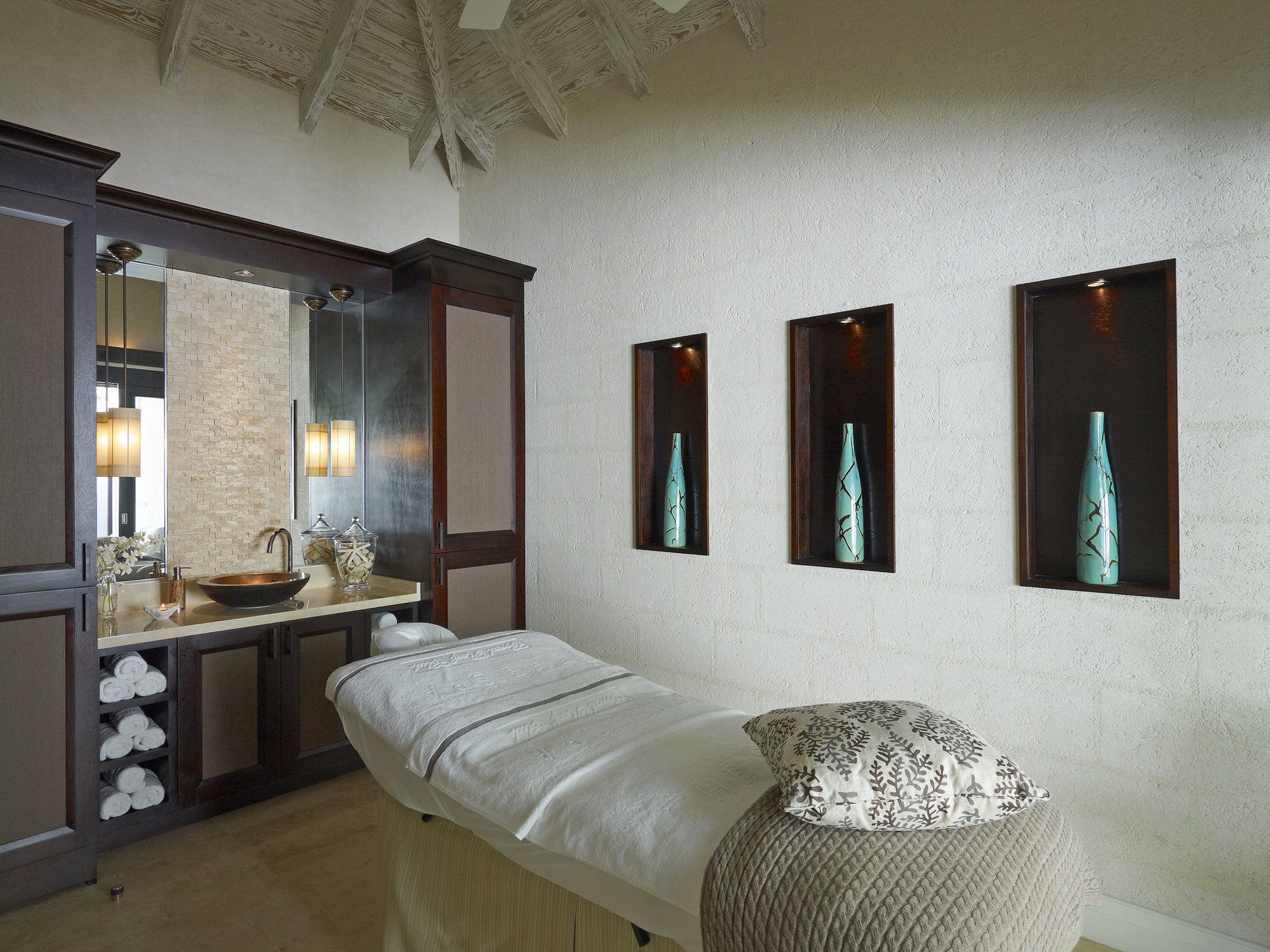 Resort Coral Reef Club
